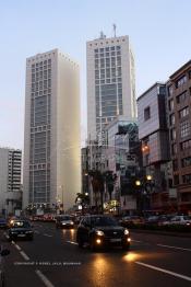 Image du Maroc Professionnelle de  Le Casablanca Twin Center est situé sur le Boulevard Zerktouni, ce quartier fait partie du centre moderne de la ville,  Samedi 10 Février 2007. (Photo / Abdeljalil Bounhar)